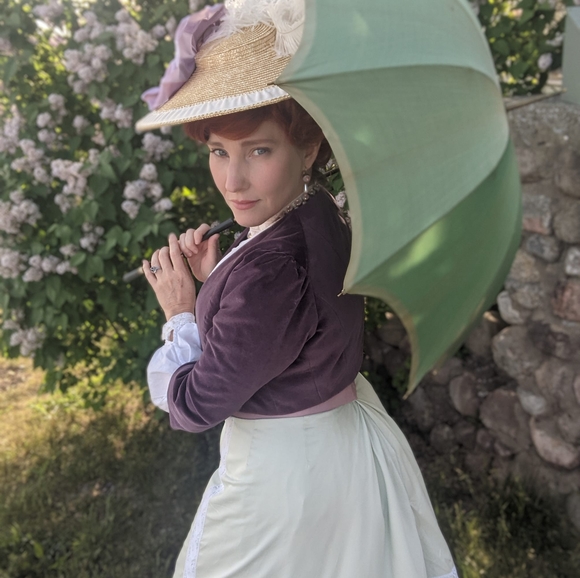 Meet your Posher, Carolyn - Picture 1 of 1